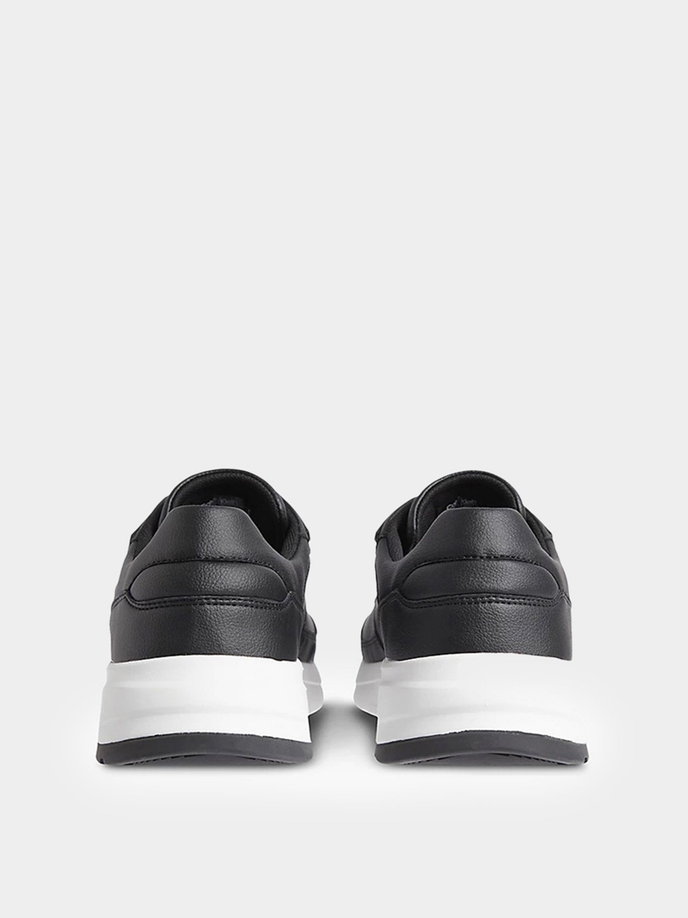 Кроссовки Calvin Klein Low Top Vegan Platform Trainers модель HM0HM00488-BAX Фото