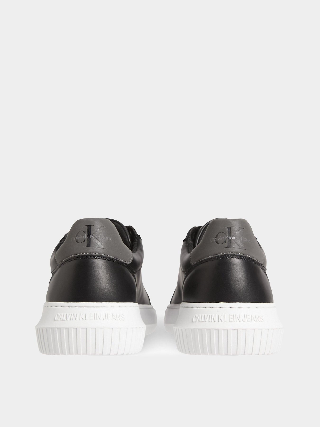 Кроссовки Calvin Klein Chunky Cupsole Laceup Low модель YM0YM00536-00T Фото