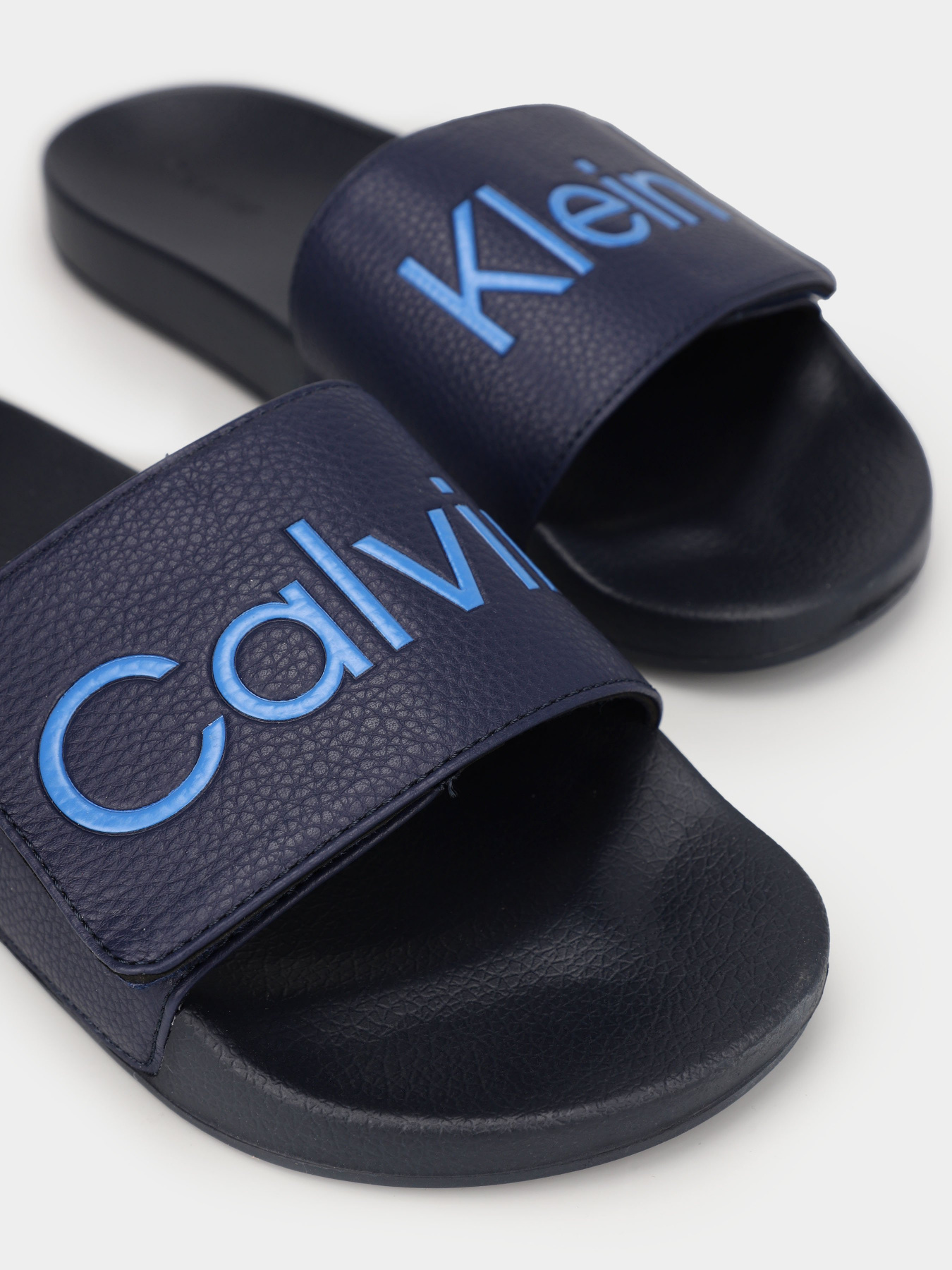 Шлепанцы Calvin Klein Adj Pool Slide Pu модель HM0HM00957-DW4 Фото
