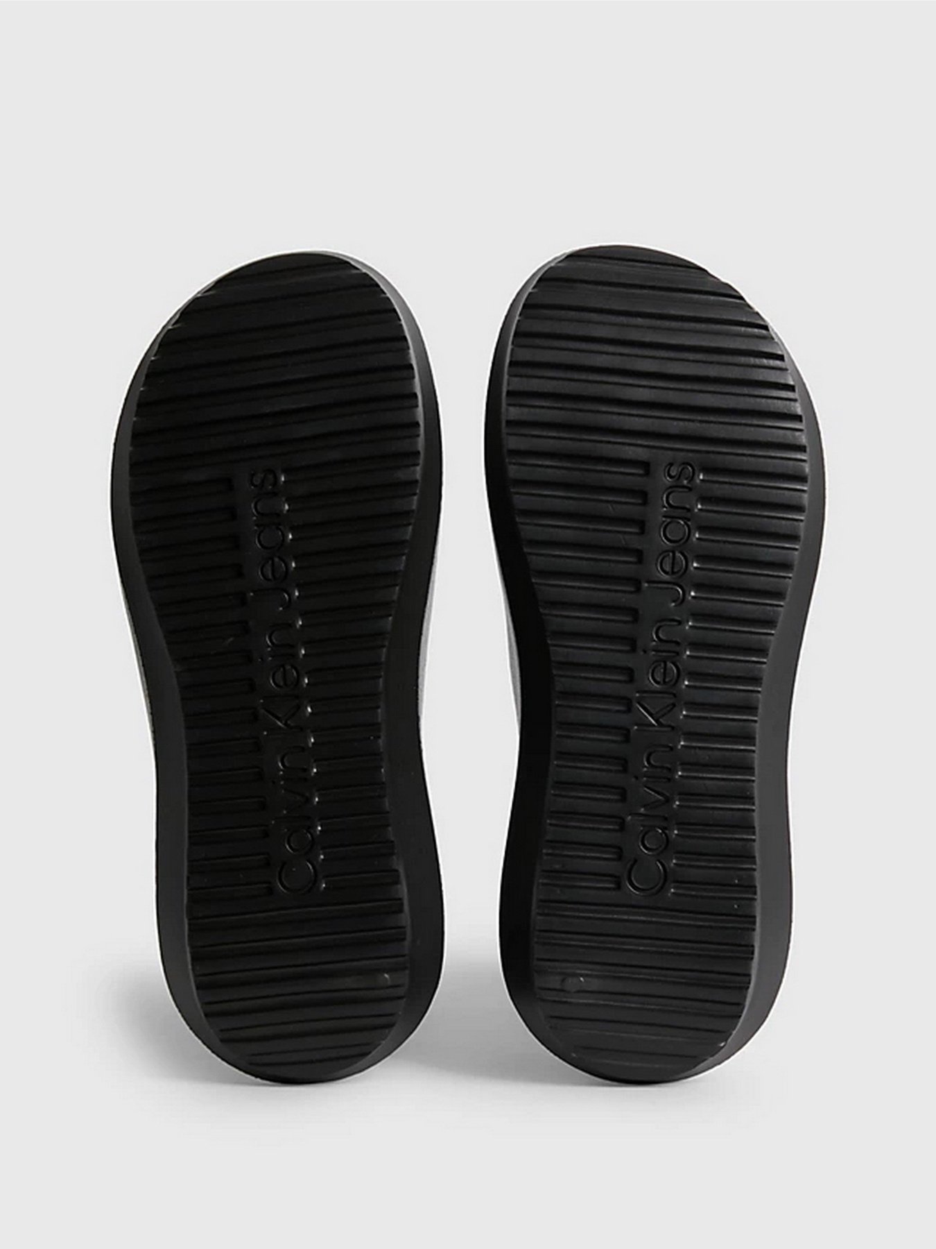 Шлепанцы Calvin Klein модель YM0YM00645-0GM Фото