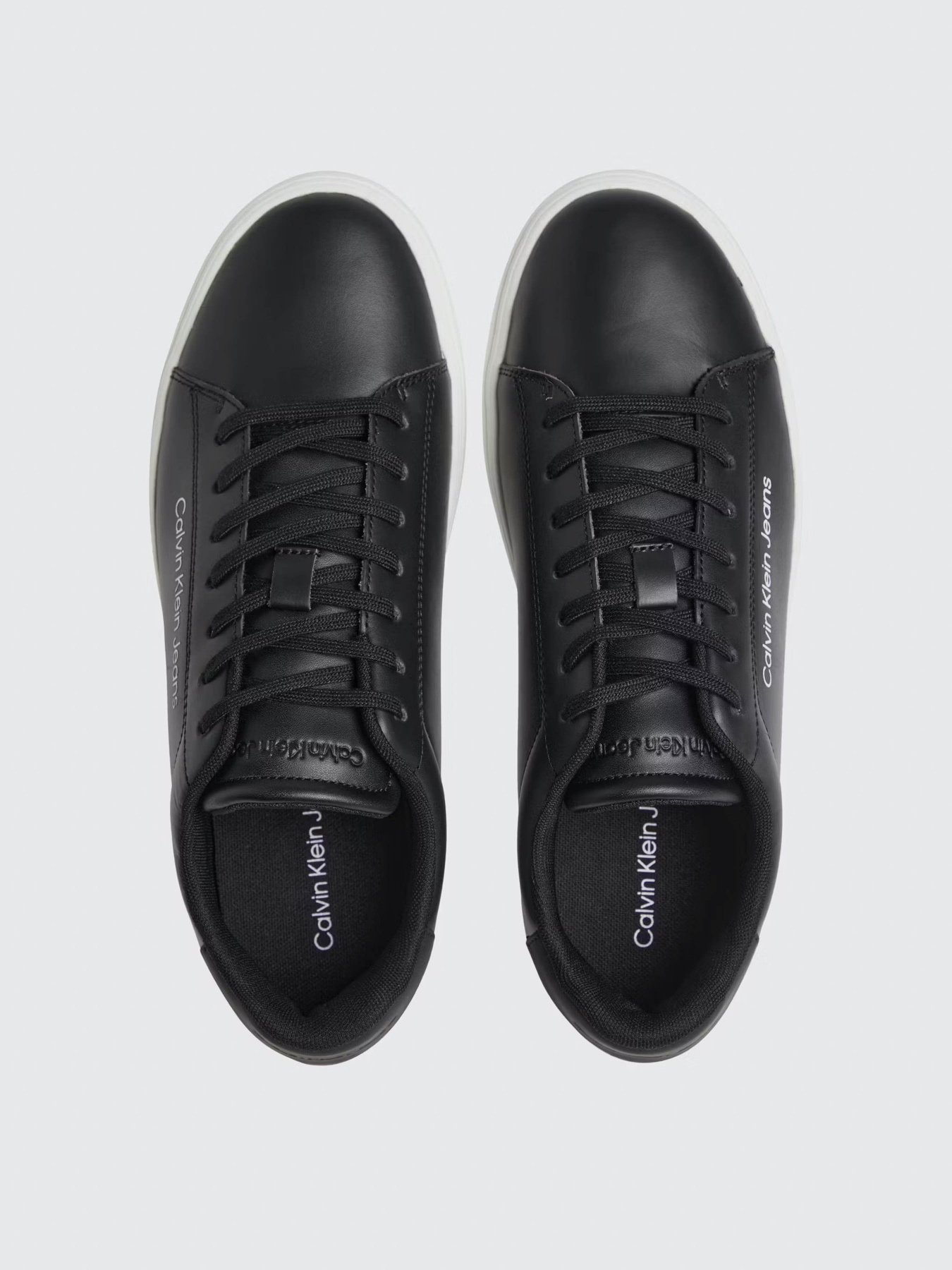 Кеды низкие Calvin Klein Classic Cupsole Lace Up Sneaker модель YM0YM00715-0GK Фото