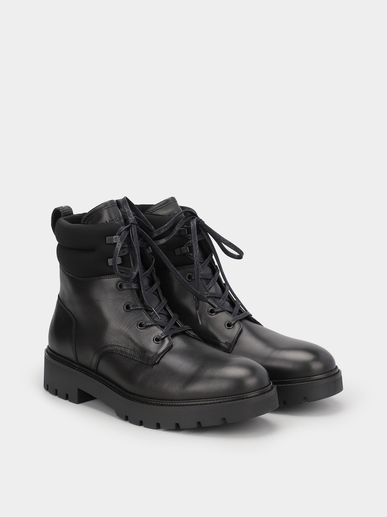 Ботинки Calvin Klein Combat Mid Laceup Boot Lth модель YM0YM00832-BEH Фото