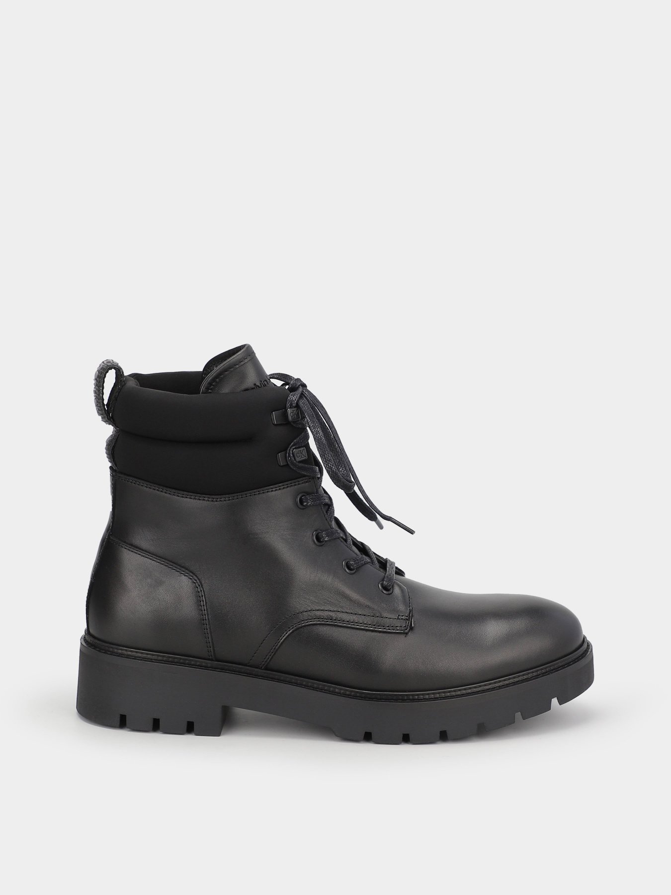 Черевики Calvin Klein Combat Mid Laceup Boot Lth модель YM0YM00832-BEH Фото