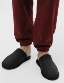 Тапки Calvin Klein Faux Leather Mule Slippers модель YM0YM00758-00T Фото