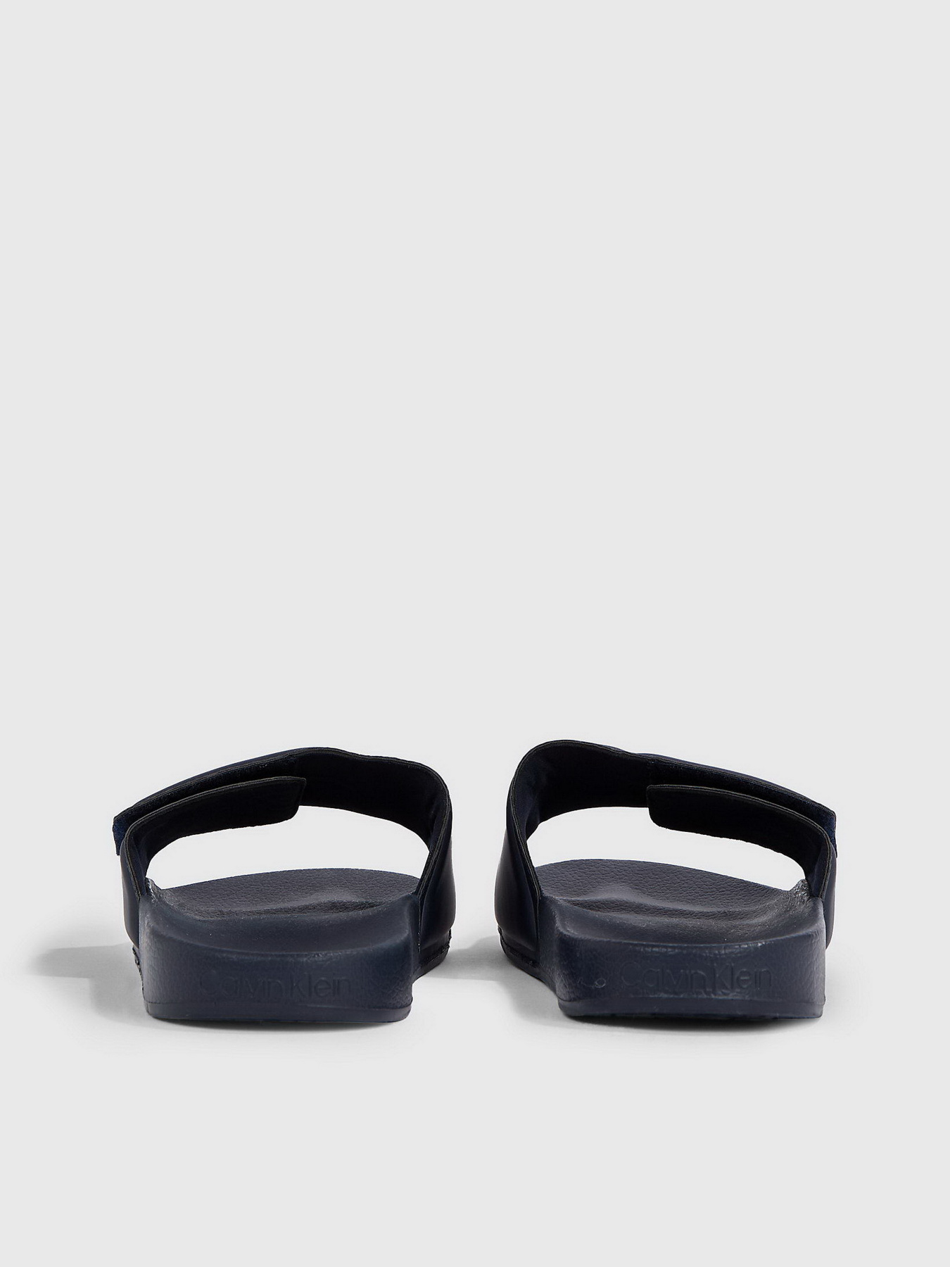 Шльопанці Calvin Klein Pool Slide Adj модель HM0HM01357-DW4 Фото