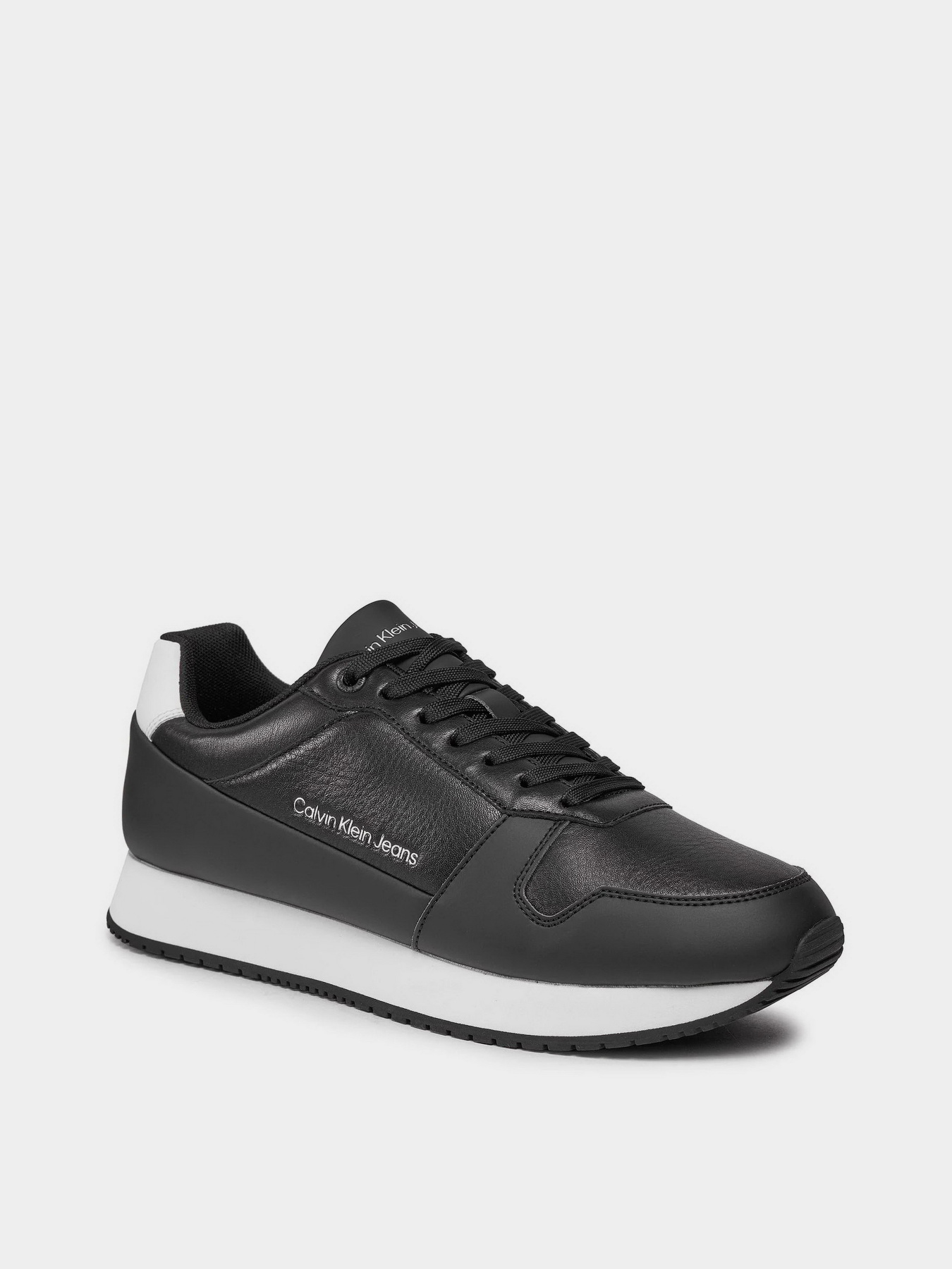 Кросівки повсякденні Calvin Klein Retro Runner Low Lth In Sat модель YM0YM00863-0GM Фото