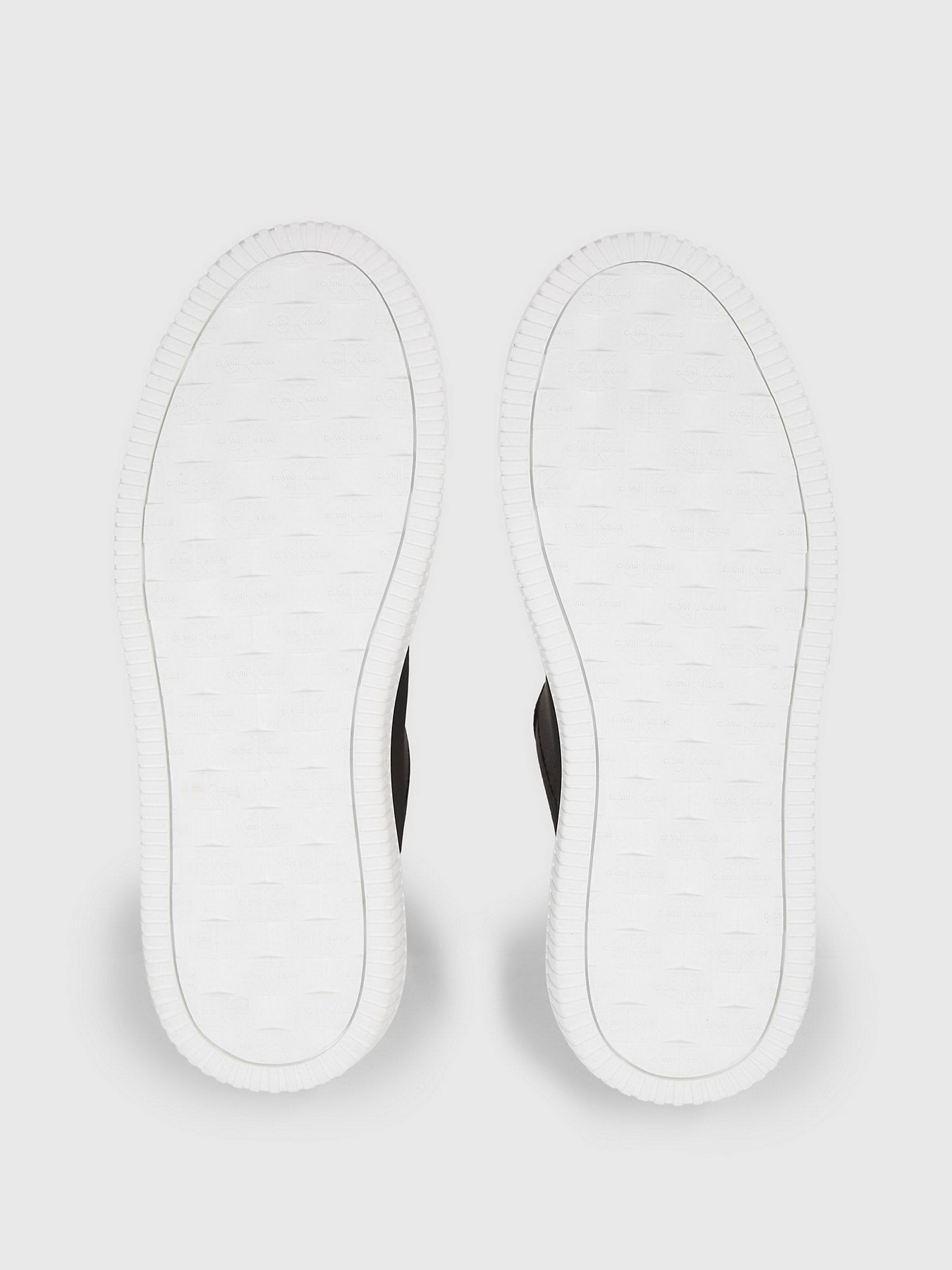 Кроссовки Calvin Klein Chunky Cupsole Low Lth In Sat модель YM0YM00873-0GM Фото