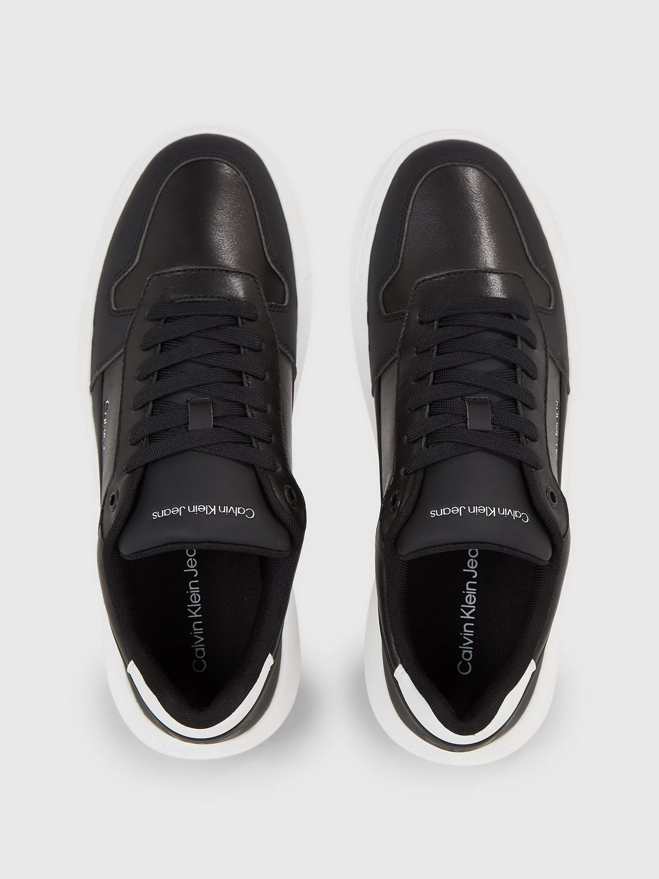 Кроссовки Calvin Klein Chunky Cupsole Low Lth In Sat модель YM0YM00873-0GM Фото