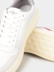 Кросівки повсякденні Calvin Klein Chunky Cupsole Lth Nbs Dc модель YM0YM00897-01W Фото