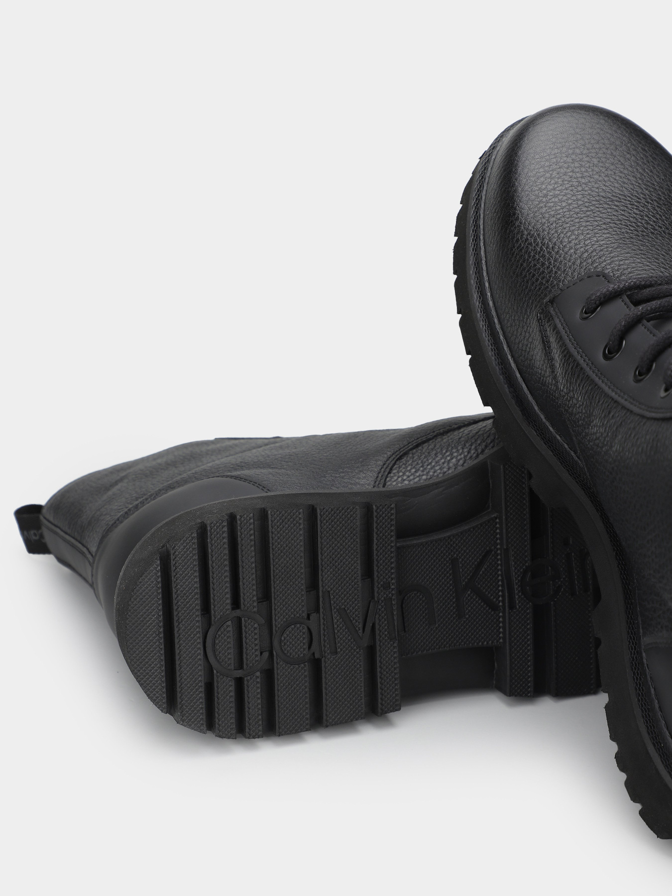 Ботинки Calvin Klein Eva Mid Laceup Boot Lth модель YM0YM00751-0GJ Фото