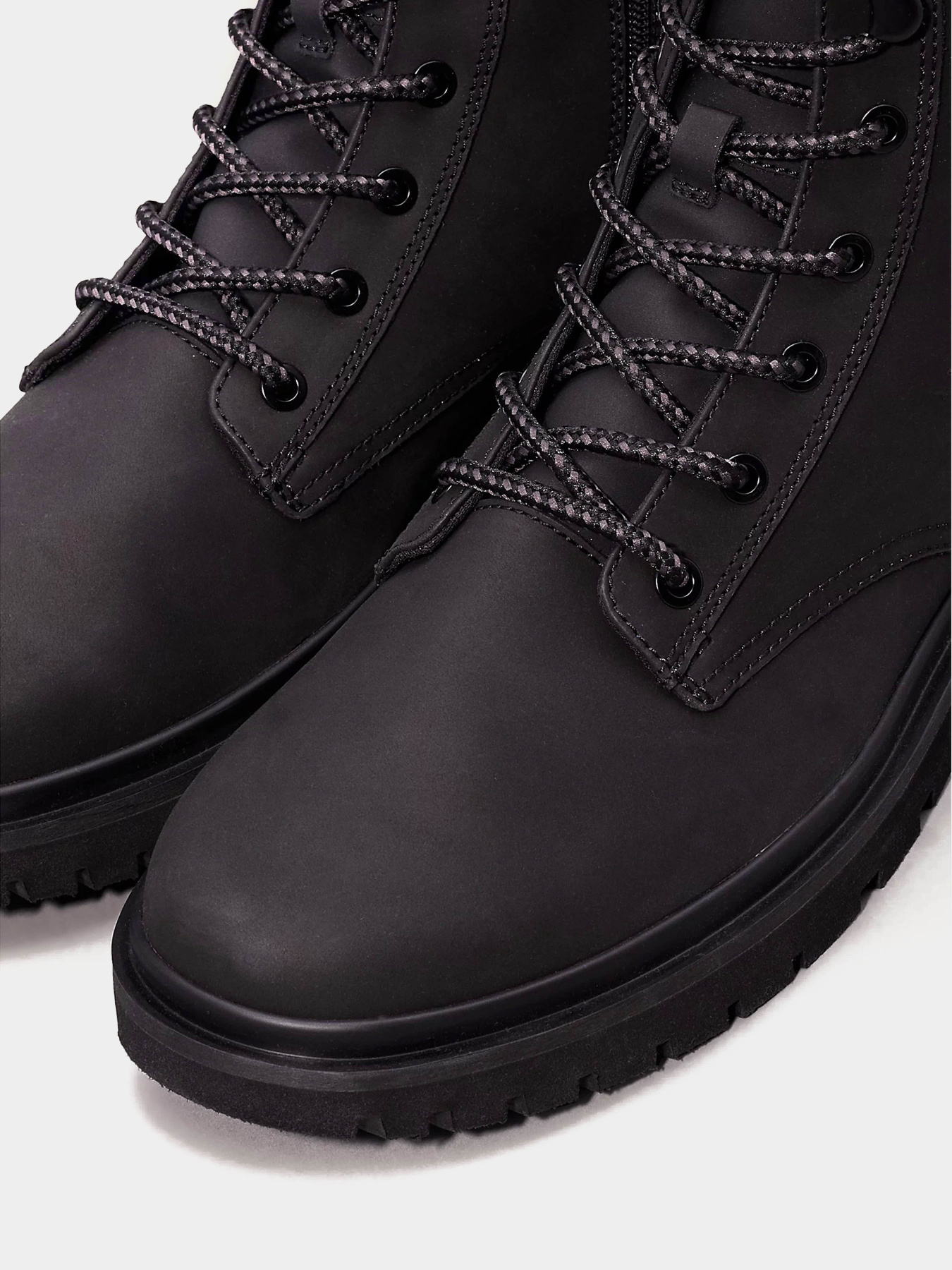 Ботинки Calvin Klein Eva Boot Mid Laceup Rebellious модель YM0YM01071-0GJ Фото