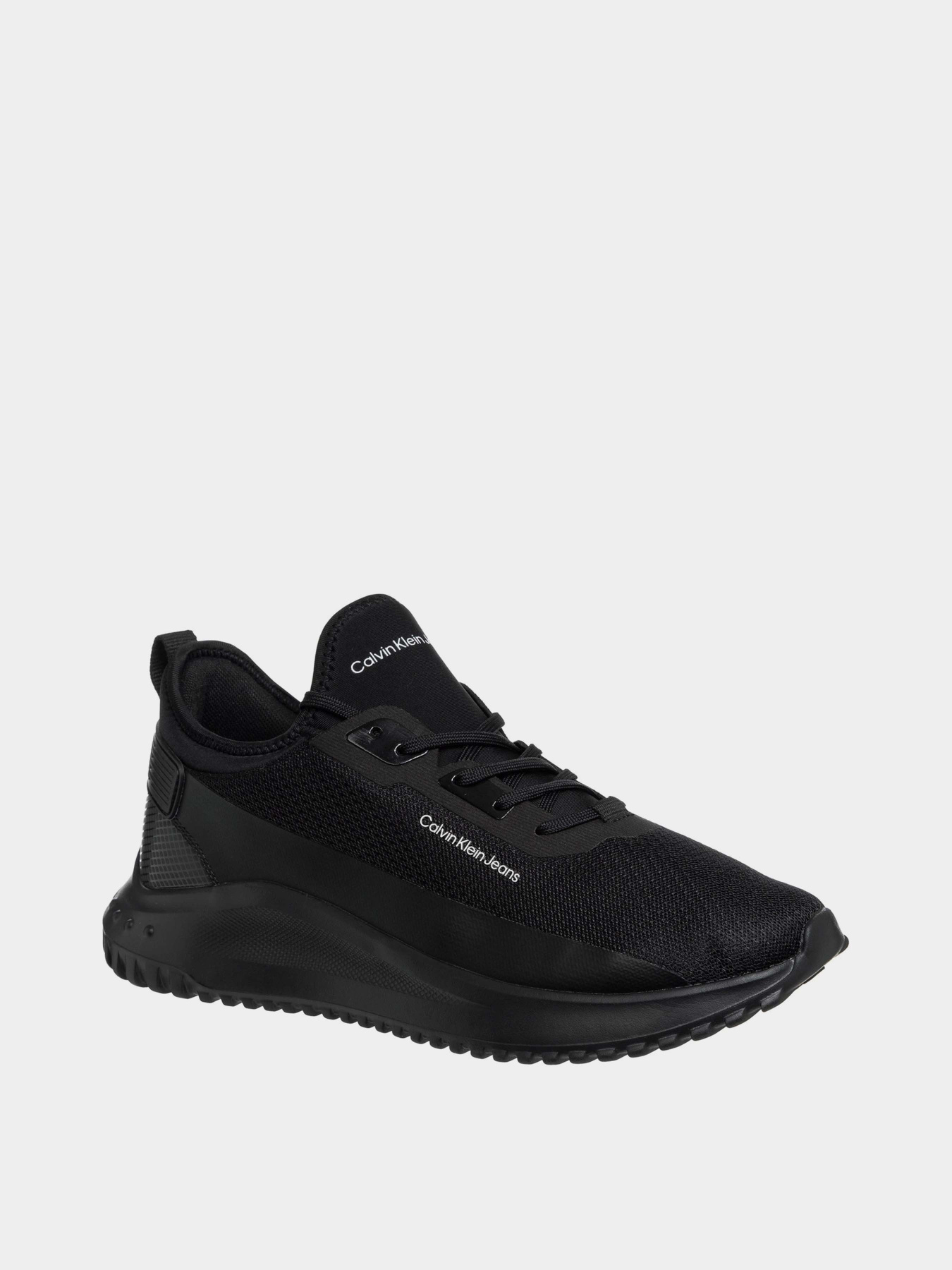 Кросівки Calvin Klein Eva Runner Low Multifunkt Triple модель YM0YM01127-0GJ Фото