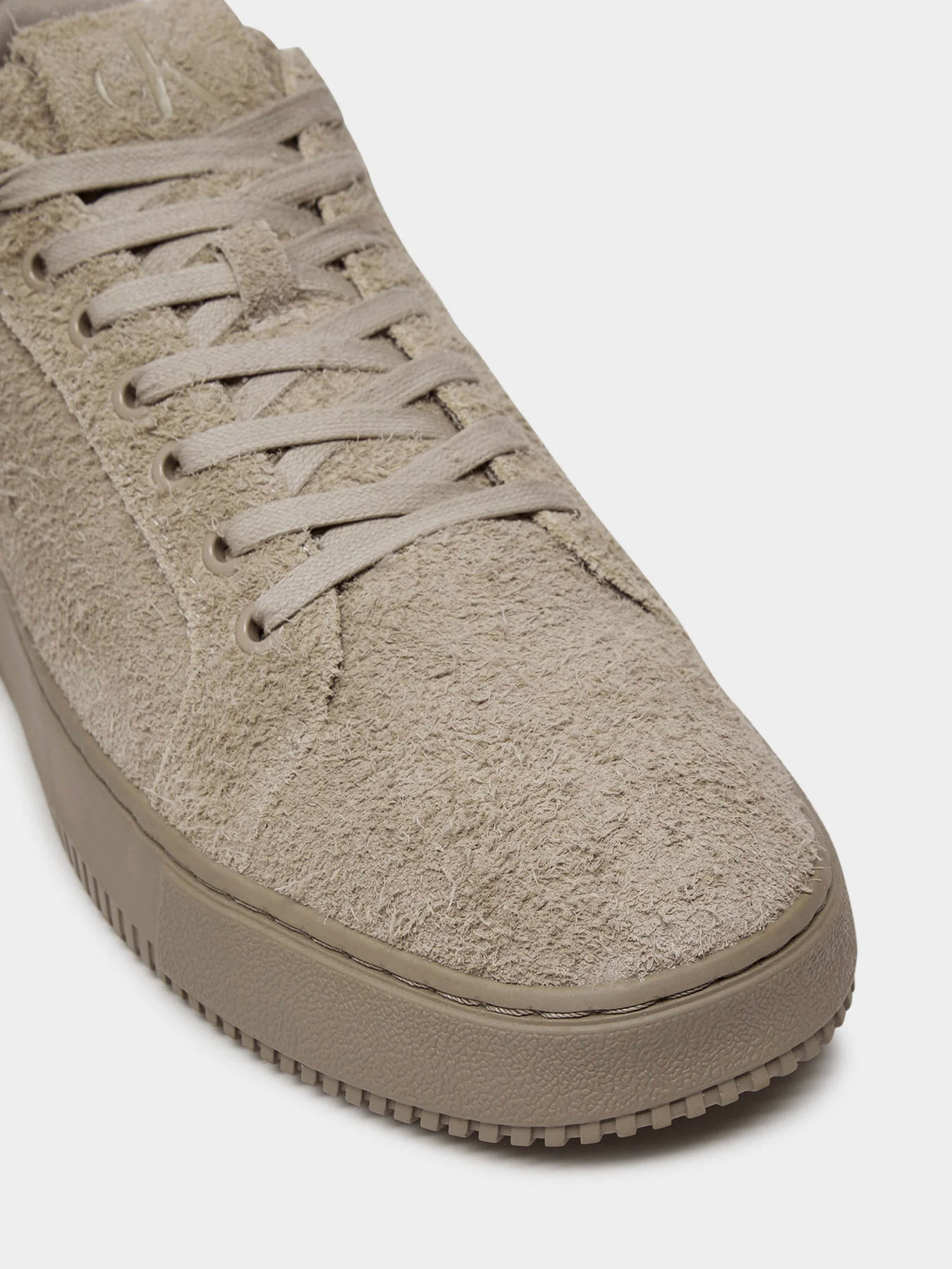 Кросівки повсякденні Calvin Klein Chunky Cupsole Low Suede модель YM0YM01121-A04 Кросівки повсякденні Calvin Klein Chunky Cupsole Low Suede модель YM0YM01121-A04 Фото