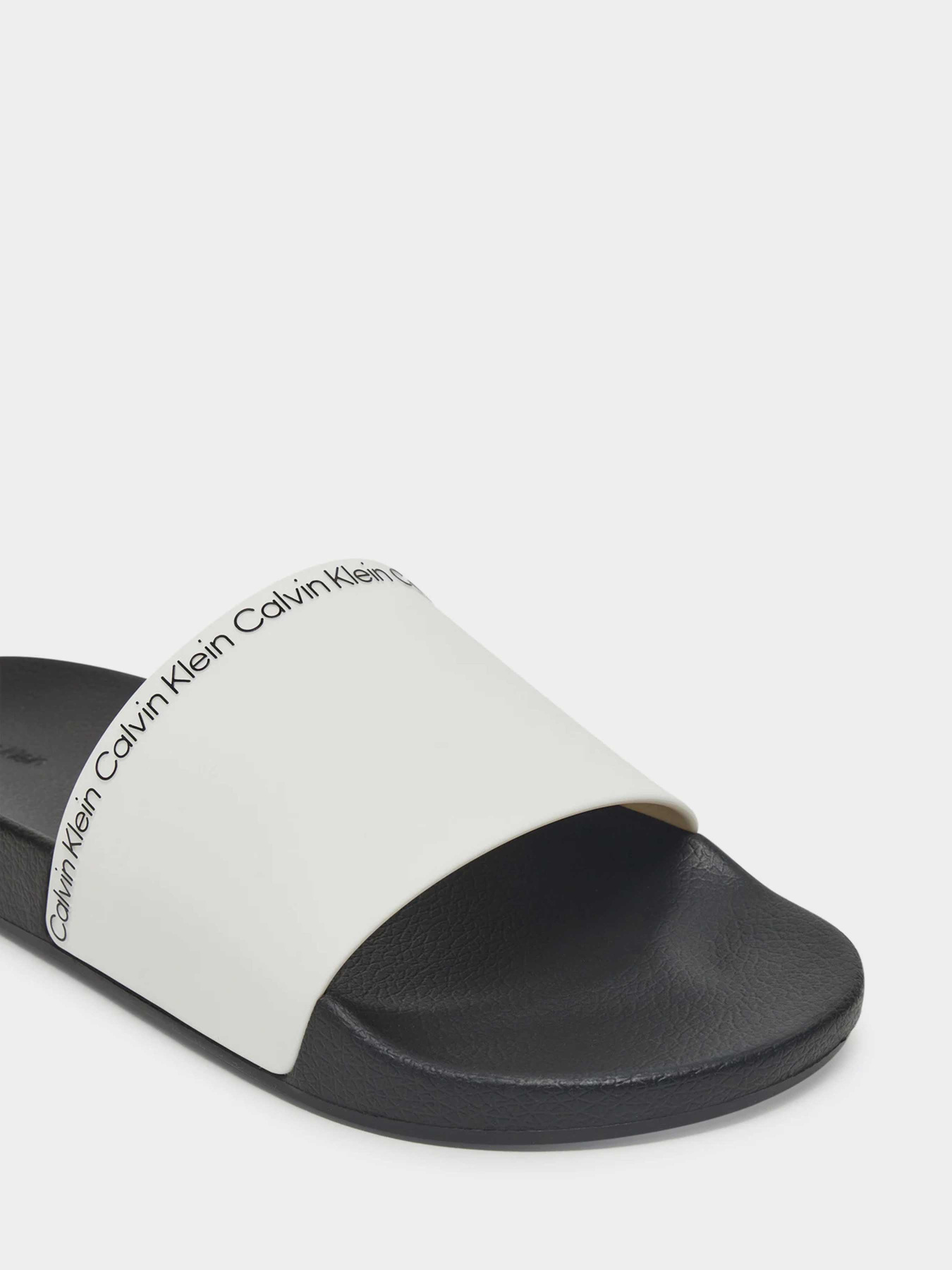 Шльопанці Calvin Klein модель HM0HM00981-03A Фото