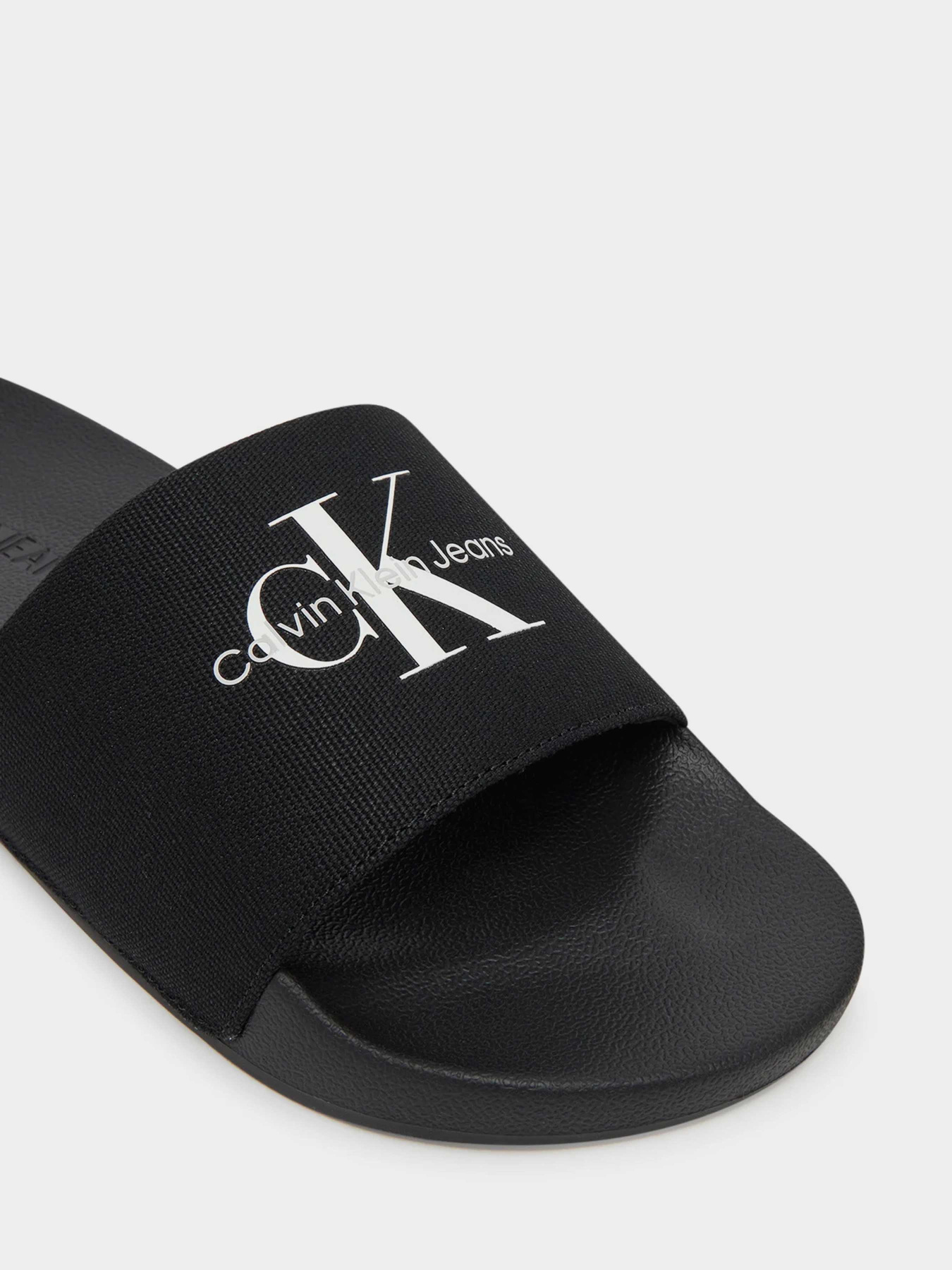 Шльопанці Calvin Klein модель YM0YM01271-0GJ Фото