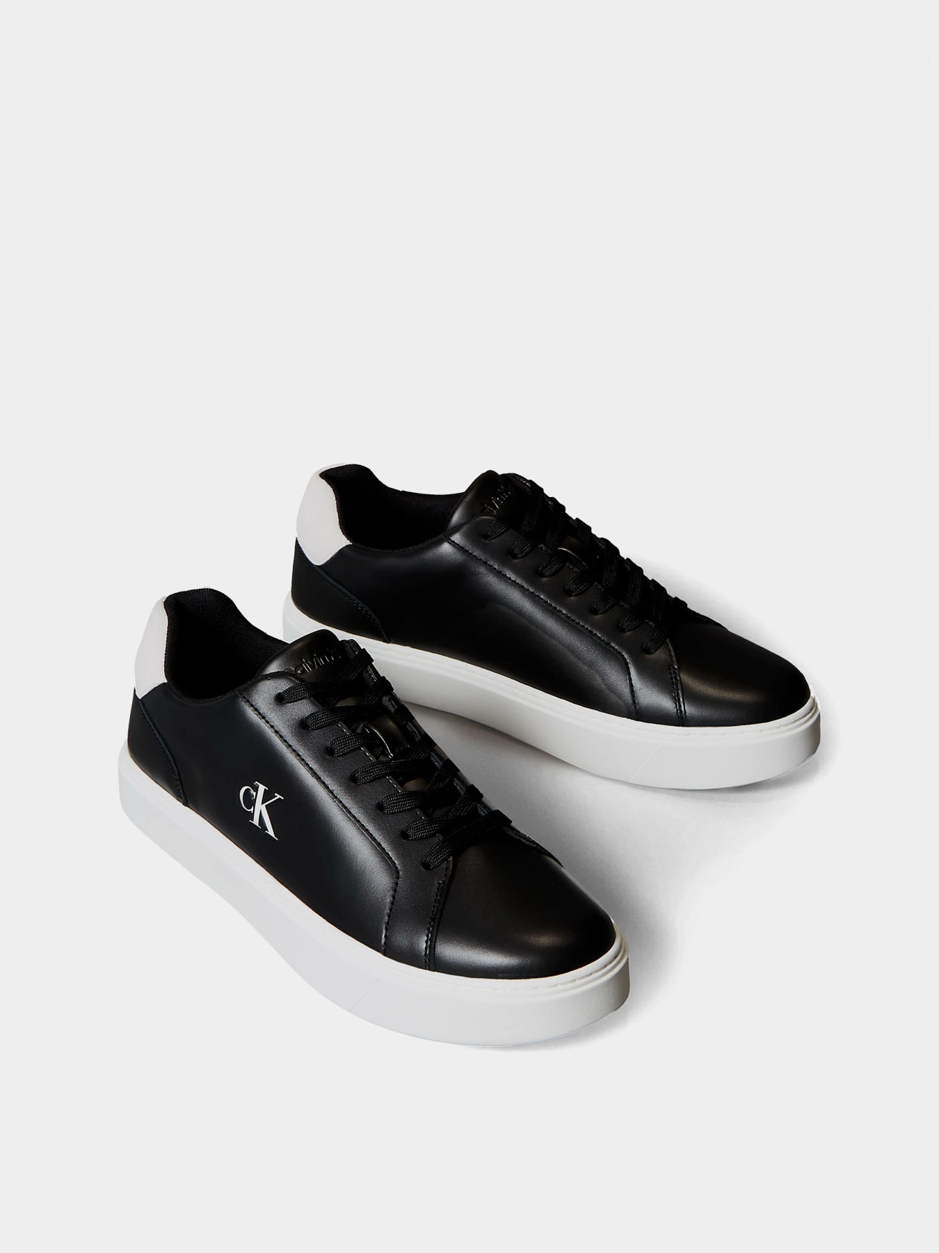 Кеды низкие Calvin Klein CLASSIC CUPSOLE LACEUP LTH модель YM0YM01435-0GM Фото