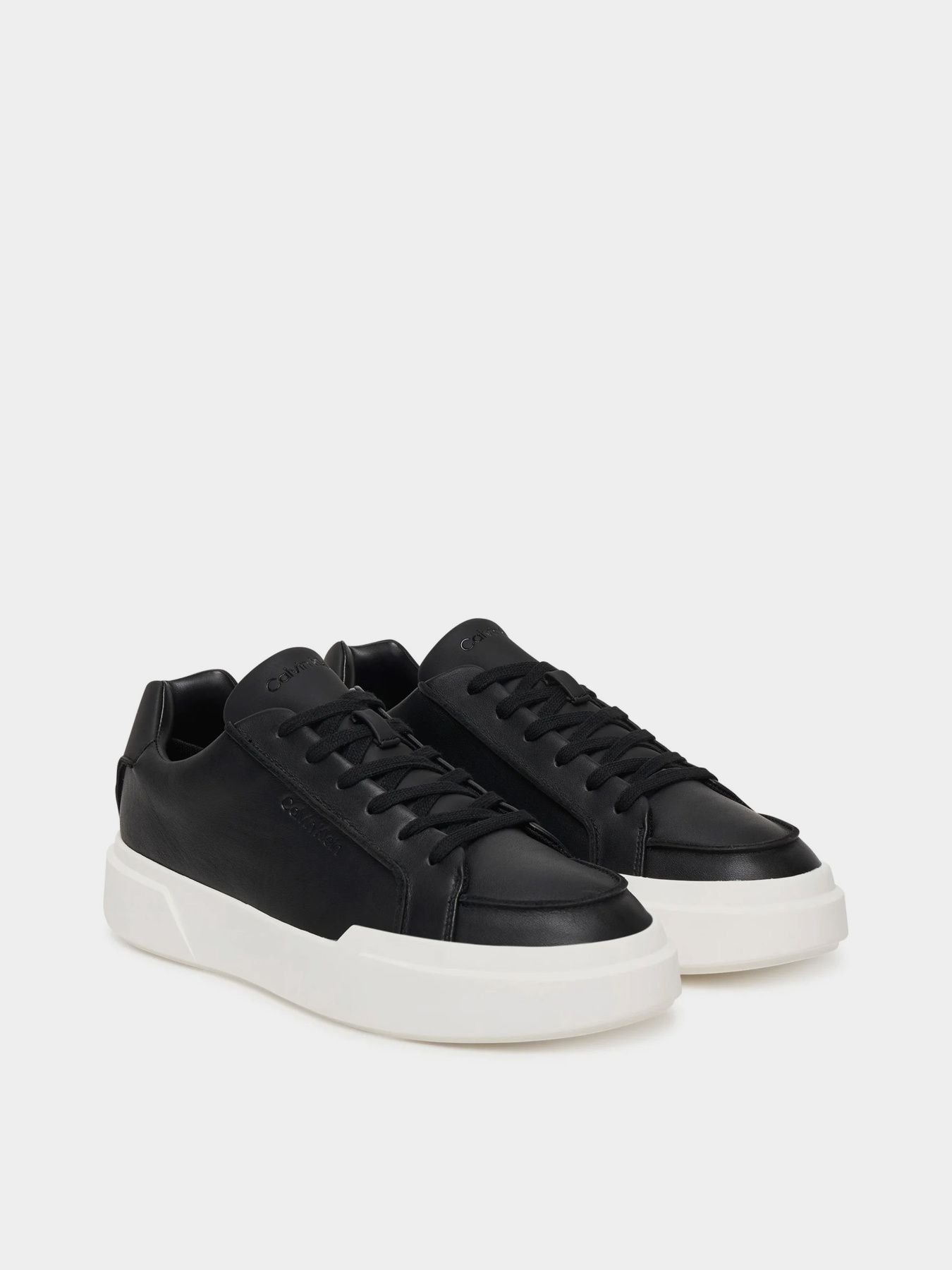 Кеди низькі Calvin Klein CHUNKY CUPSOLE LACE UP LTH PIN модель YM0YM01454-0GM Фото