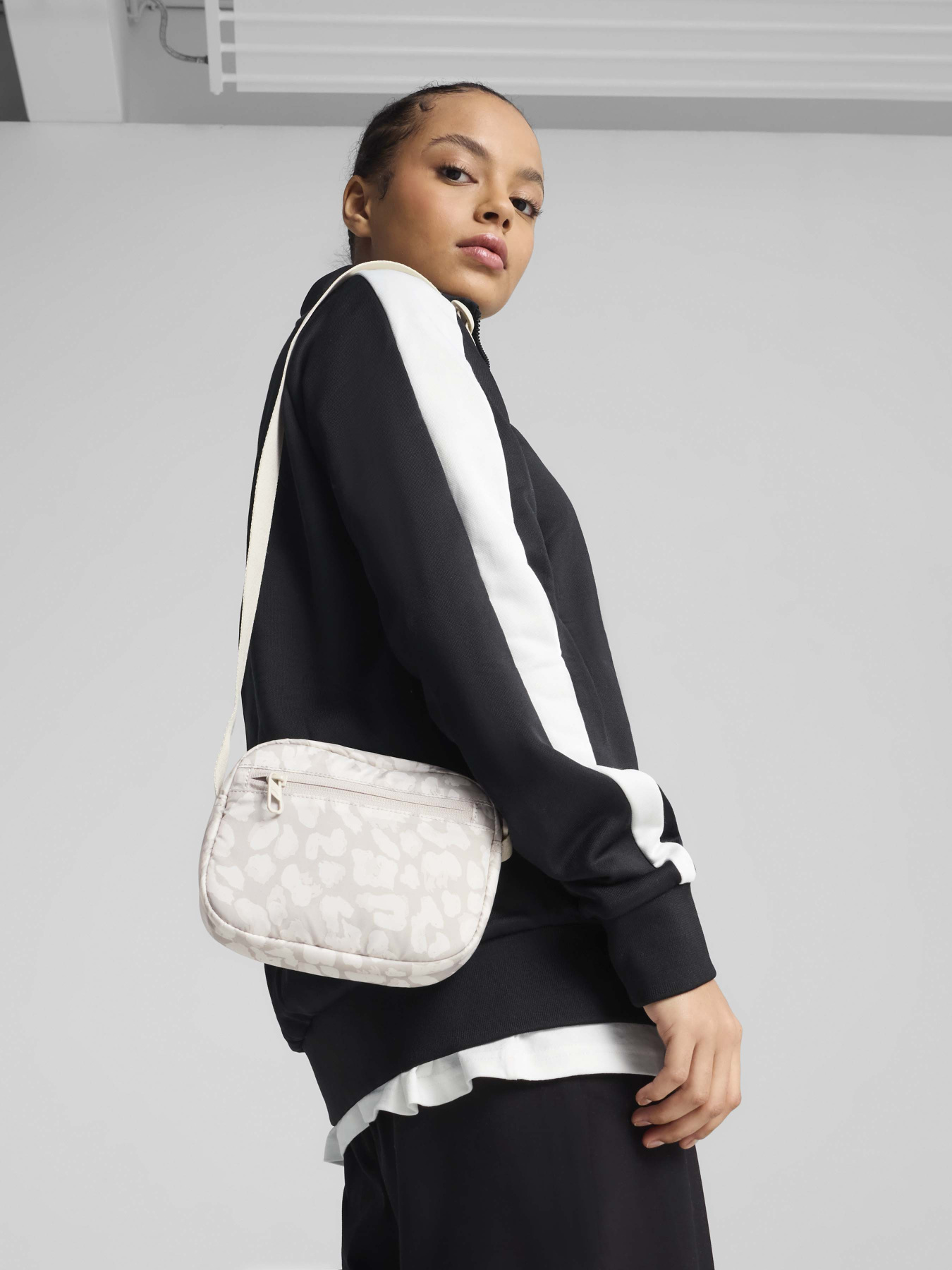 Кросс-боди PUMA Pop 1L модель 09133803 Фото