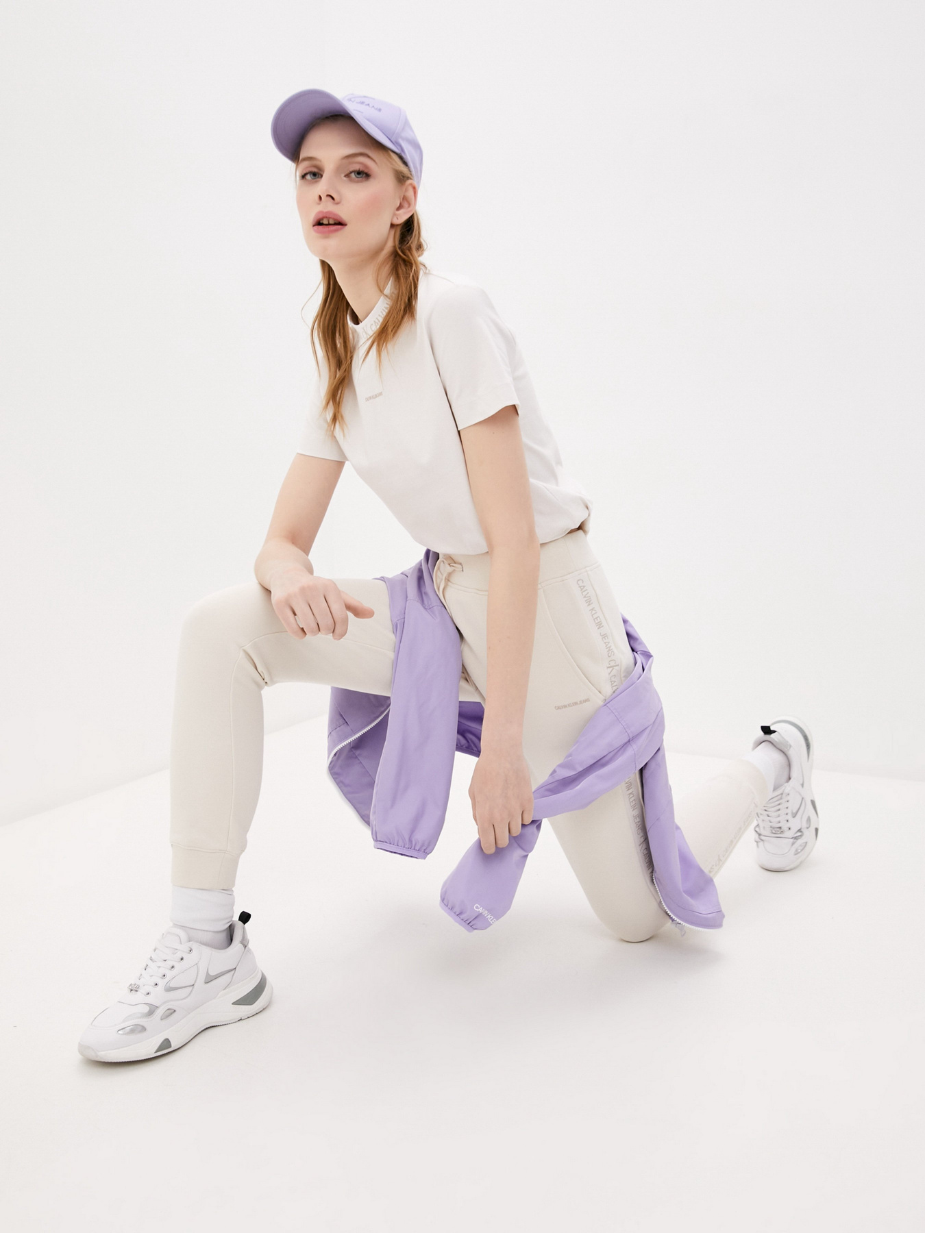 Футболки и поло Calvin Klein Jeans модель J20J215500_PGA Фото