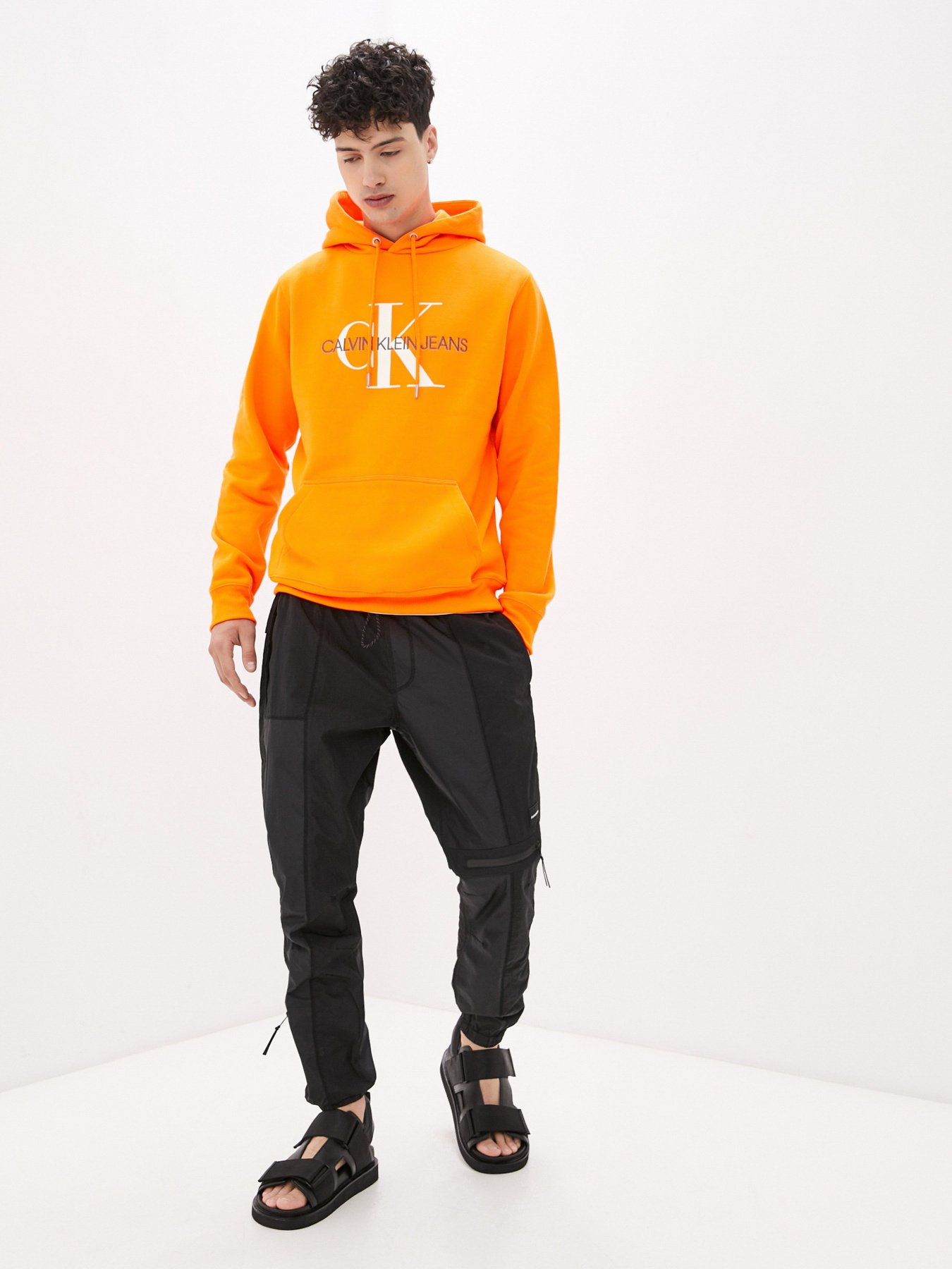 Штаны спортивные Calvin Klein Jeans модель J30J317375_BEH Фото