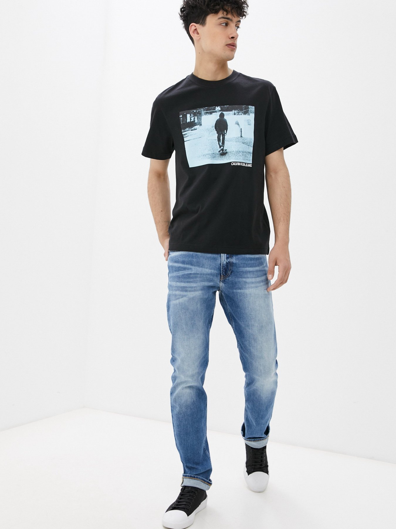 Футболки и поло Calvin Klein Jeans модель J30J317465_BEH Фото