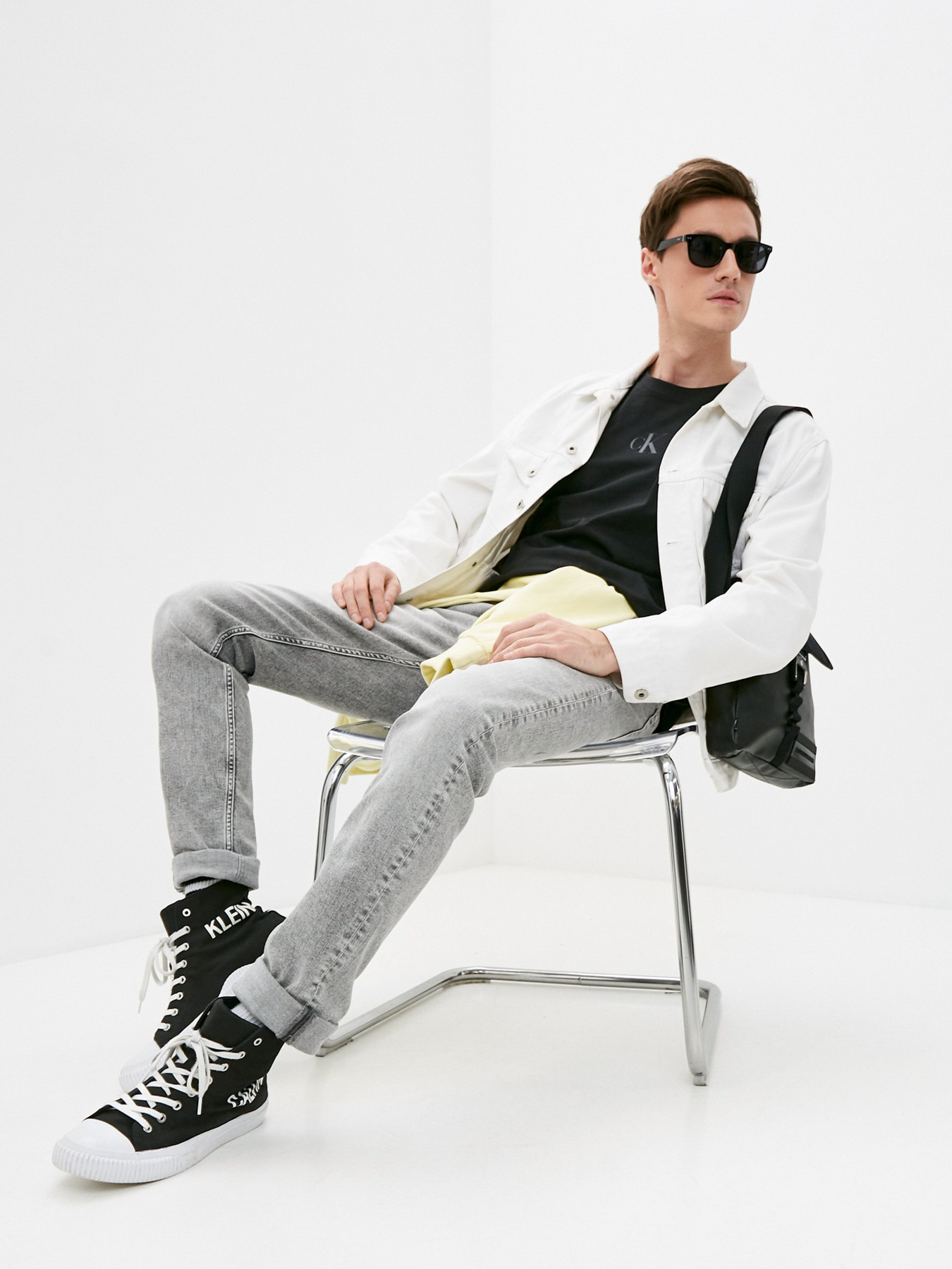 Футболки і поло Calvin Klein Jeans модель J30J317499_BEH Фото