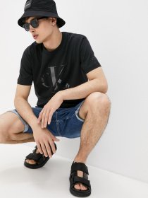 Футболки і поло Calvin Klein Jeans модель J30J317508_BEH Футболки і поло Calvin Klein Jeans модель J30J317508_BEH Фото