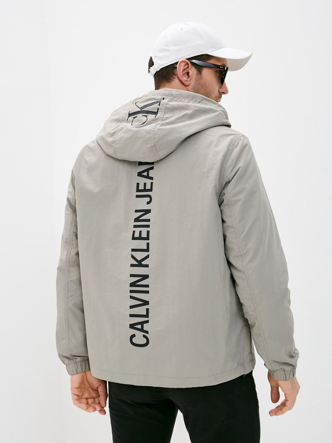 Демисезонная куртка Calvin Klein Jeans модель J30J317528_PBU Фото