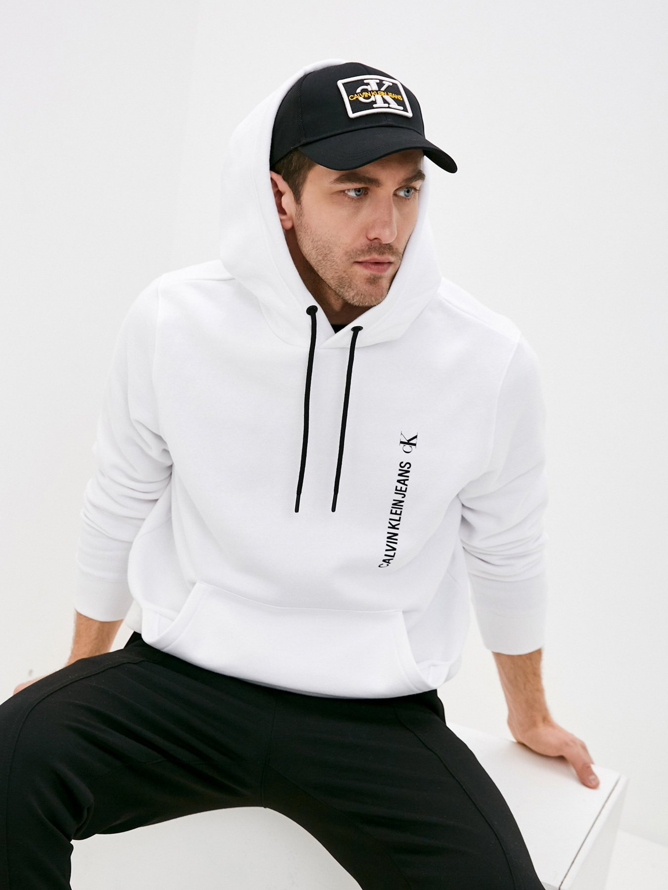 Худи Calvin Klein Jeans модель J30J317670_YAF Фото