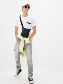 Футболки і поло Calvin Klein Jeans модель J30J317671_YAF Фото