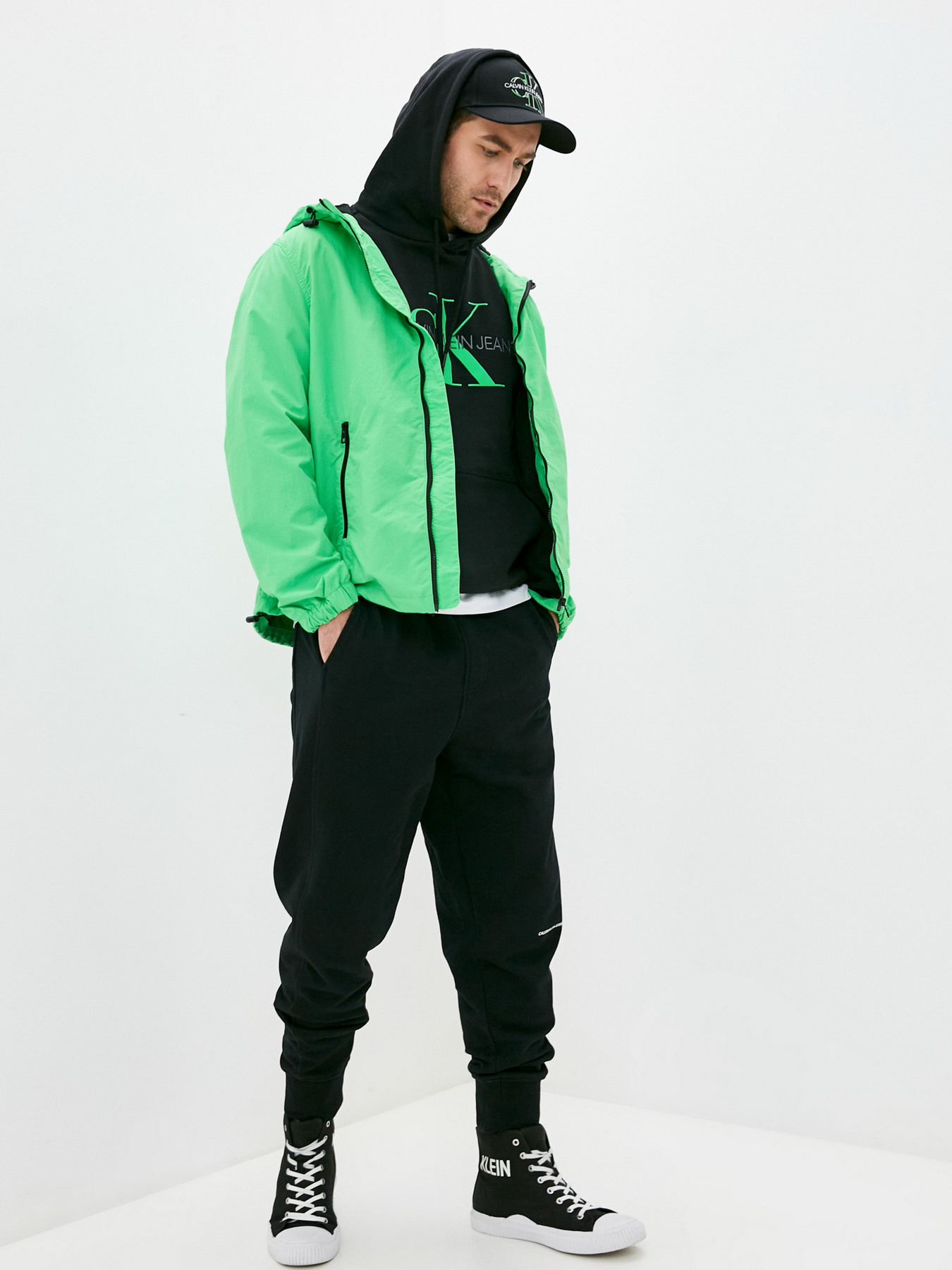 Штаны спортивные Calvin Klein Jeans Micro Branding модель J30J317688_BEH Фото