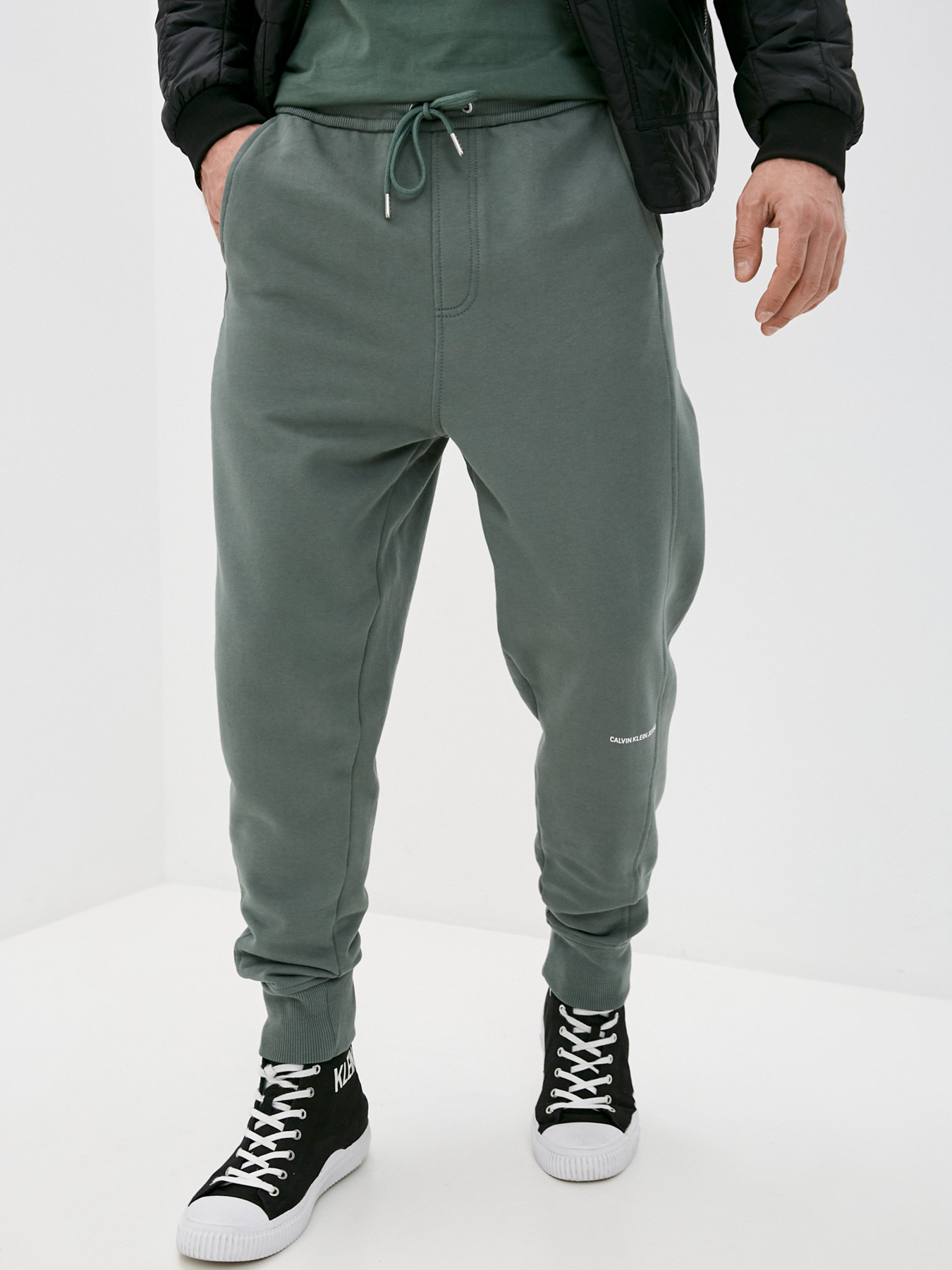 Штаны спортивные Calvin Klein Jeans модель J30J317688_LDT Фото