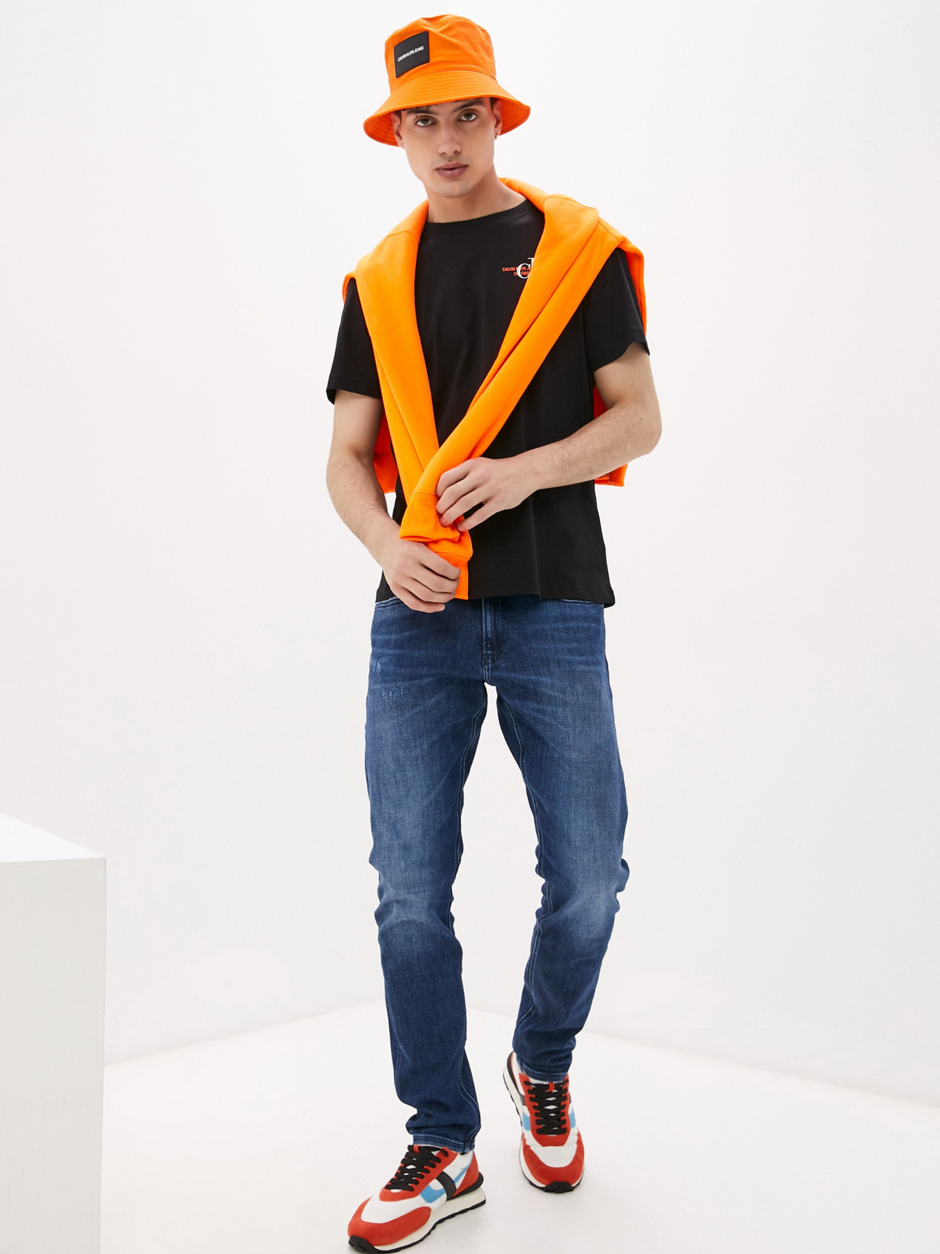 Зауженные джинсы Calvin Klein Jeans Slim модель J30J317816_1BJ Фото