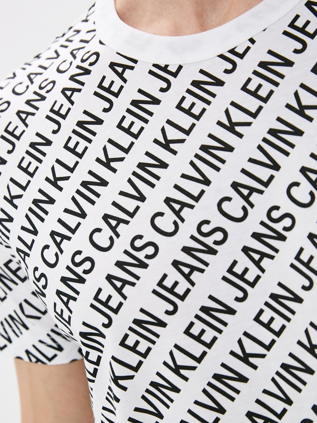Футболки і поло Calvin Klein Jeans модель J30J318066_YAF Фото