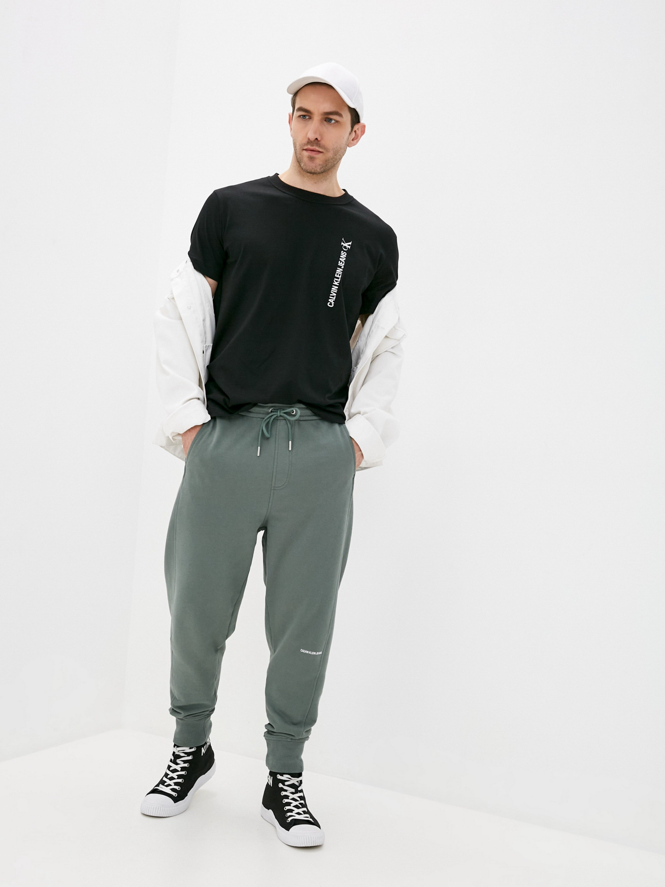 Футболки и поло Calvin Klein Jeans модель J30J318303_BEH Фото