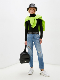 Джинсы мом Calvin Klein Jeans модель J20J217073_1AA Фото