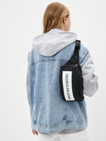 Поясная сумка Calvin Klein Jeans модель K60K608240_BDS Фото