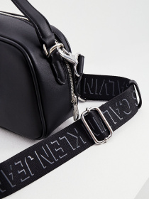 Кросс-боди Calvin Klein Jeans модель K60K608382_BDS Фото