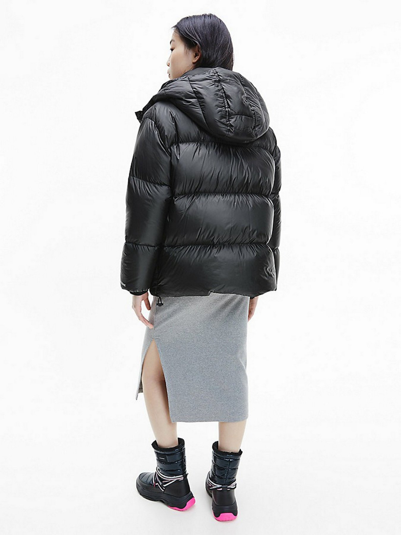 Зимова куртка Calvin Klein Jeans Down Shiny модель J20J216884_BEH Фото