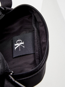 Сумка Calvin Klein Jeans модель K50K506956_BDS Фото