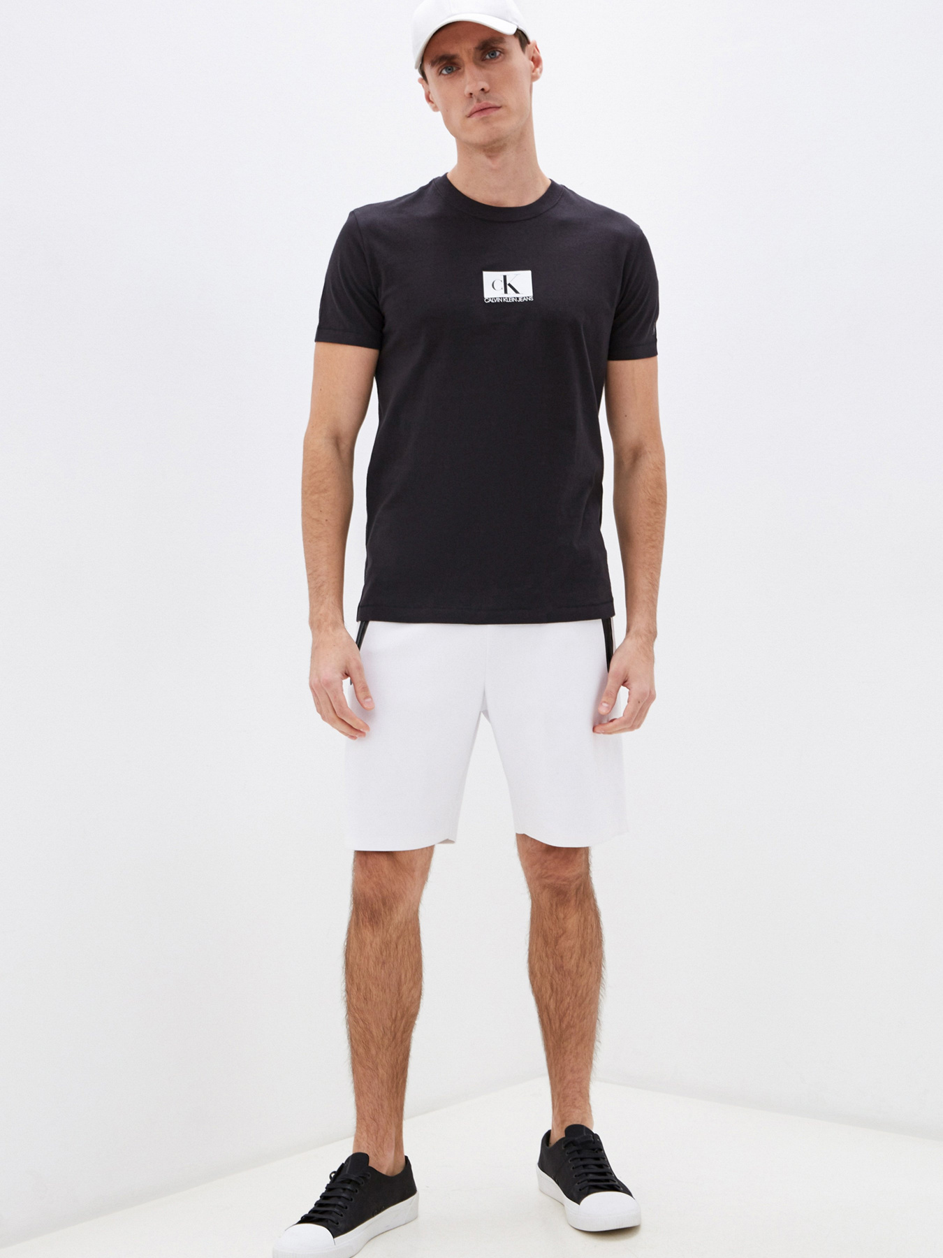 Футболки і поло Calvin Klein Jeans модель J30J318745_BEH Фото