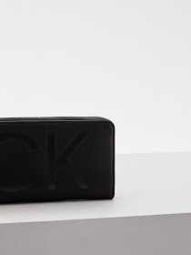 Кошелек Calvin Klein Jeans модель K60K608757_BAX Фото