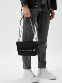 Кросс-боди Calvin Klein Jeans модель K60K608937_BDS Кросс-боди Calvin Klein Jeans модель K60K608937_BDS Фото