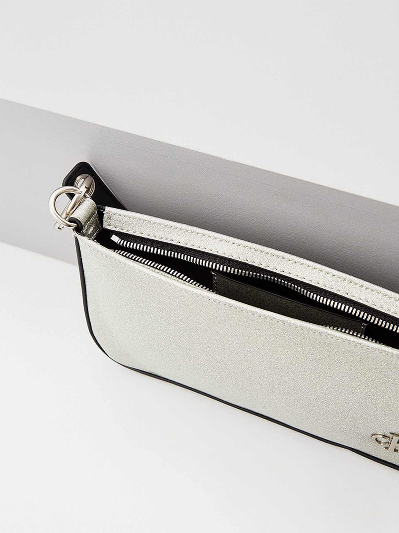 Кросс-боди Calvin Klein Jeans модель K60K608943_01B Кросс-боди Calvin Klein Jeans модель K60K608943_01B Фото