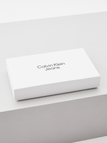 Кошелек Calvin Klein Jeans модель K60K608967_BDS Фото