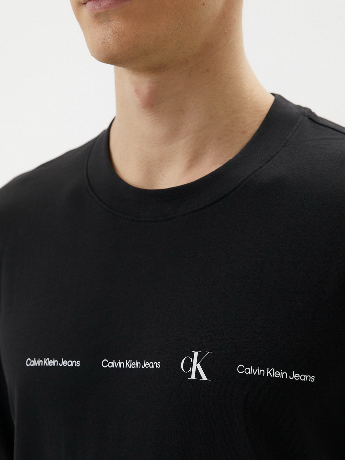 Футболка Calvin Klein Jeans модель J30J319897_BEH Футболка Calvin Klein Jeans модель J30J319897_BEH Фото