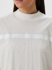 Футболки і поло Calvin Klein Jeans модель J20J217710_AET Футболки і поло Calvin Klein Jeans модель J20J217710_AET Фото