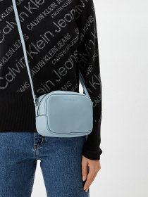 Кросс-боди Calvin Klein Jeans модель K60K608932_CBZ Фото