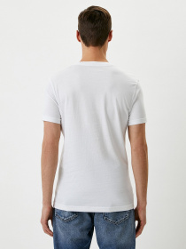 Футболки і поло Calvin Klein Jeans Модель J30J319717_YAF Фото