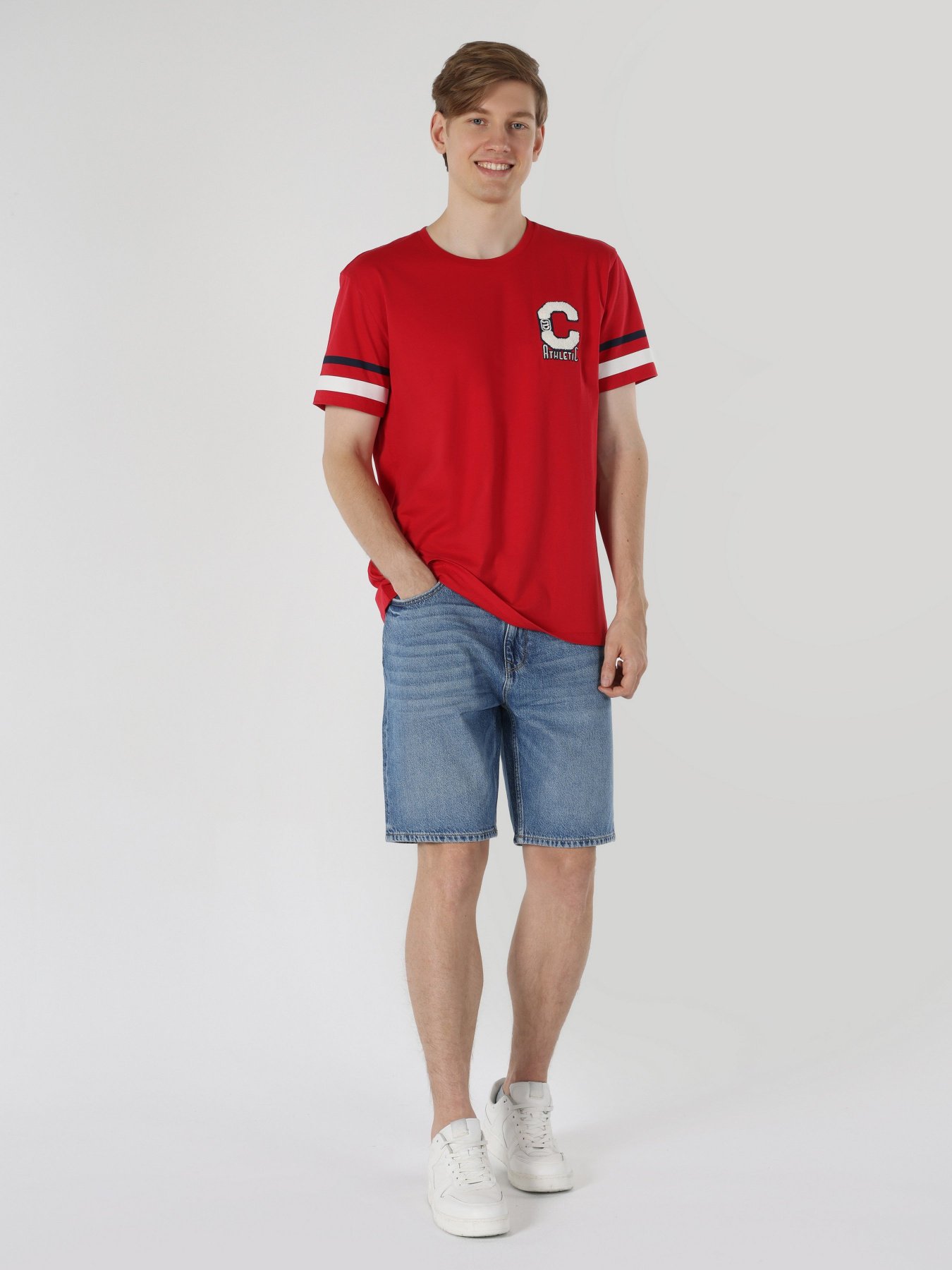 Футболка Colin’s модель CL1063279RED Фото